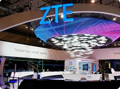 Stoisko ZTE na targach technologicznych z szybkim internetem 5G.